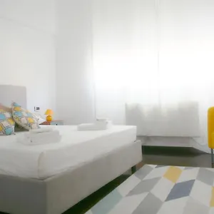 https://modern-and-bright-near-central-station.it-lombardy.com
