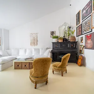 https://casa-tiramisu.it-lombardy.com