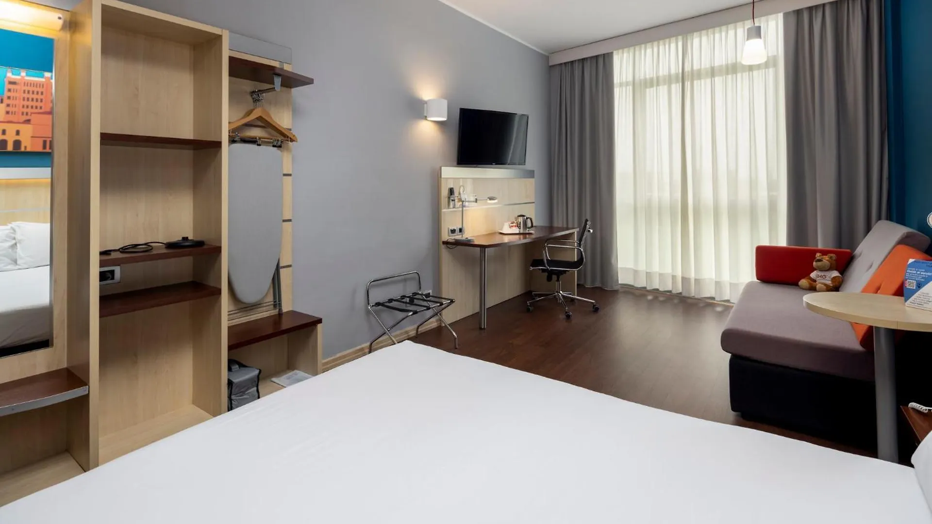 Holiday Inn Express Parma By Ihg 3*,