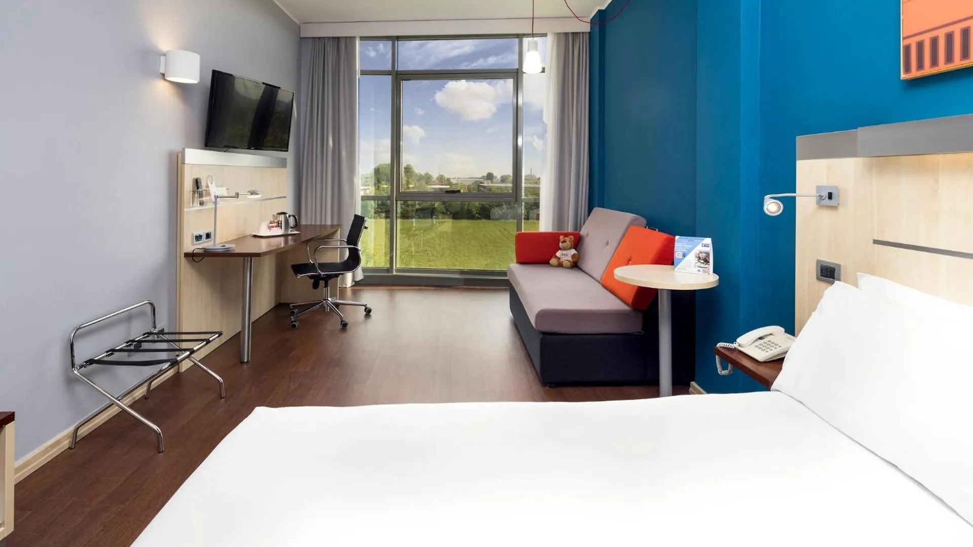 Holiday Inn Express Parma By Ihg 3*,  Italië
