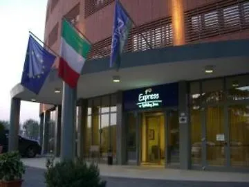 Holiday Inn Express Parma By Ihg Hotel