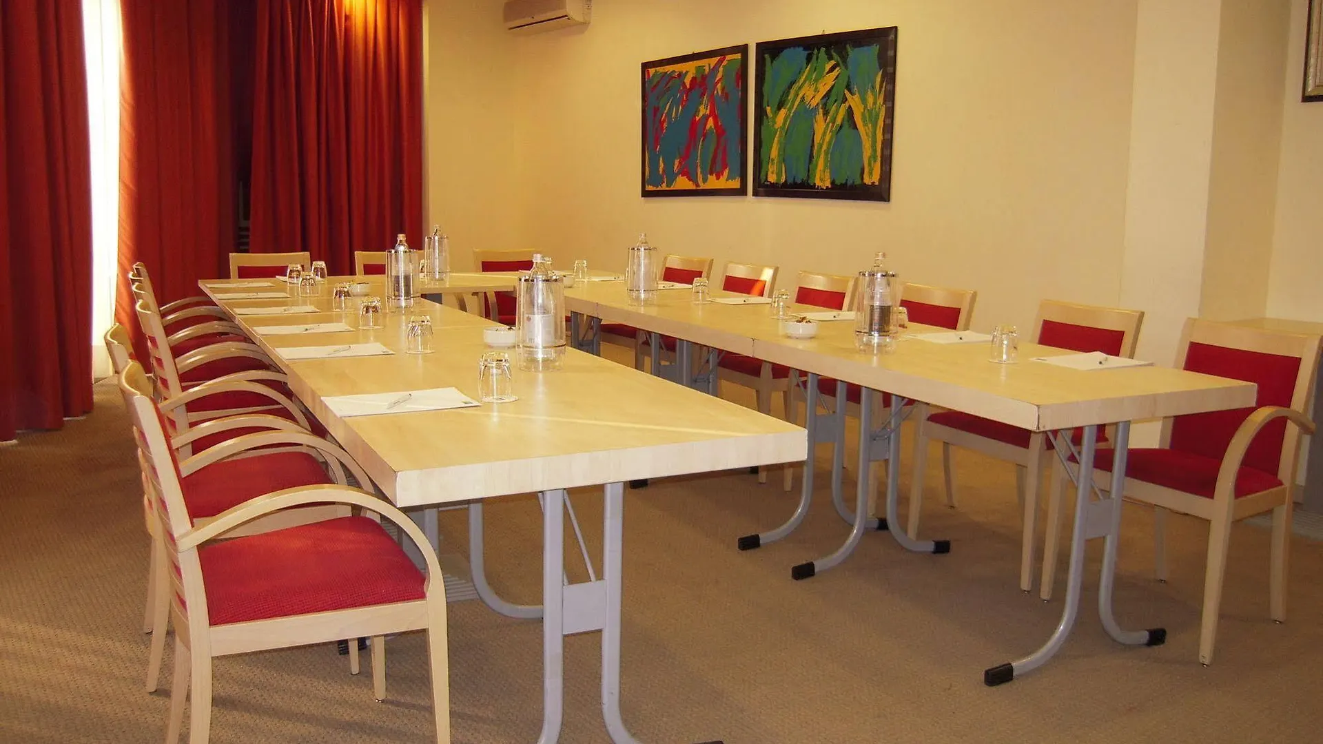 Holiday Inn Express Parma By Ihg 3*,  Italië